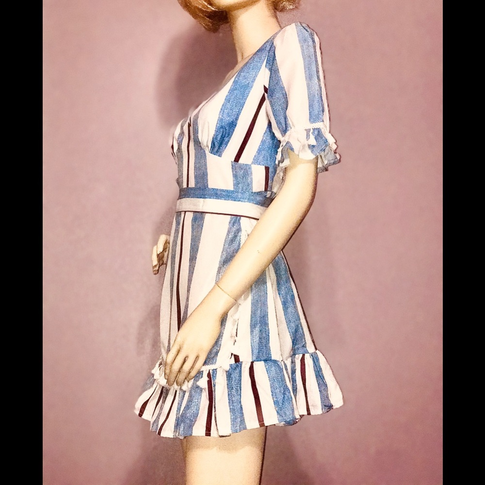 Striped & Ruffled Apron Dress / (L) NEW!! - Picture 3 of 6